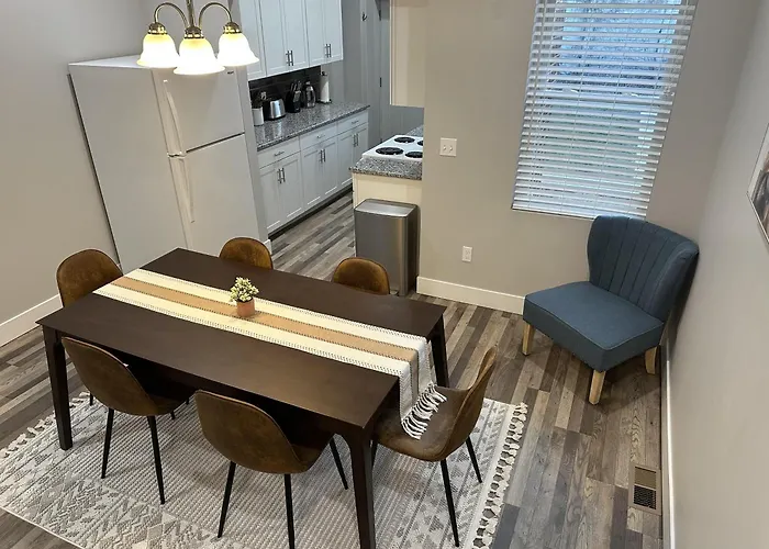 Lovely 2br Near Downtown Area Columbus