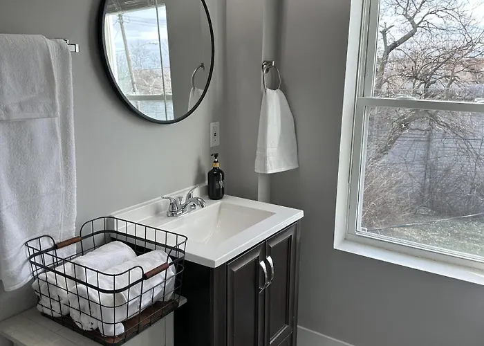 Lovely 2br Near Downtown Area * Columbus