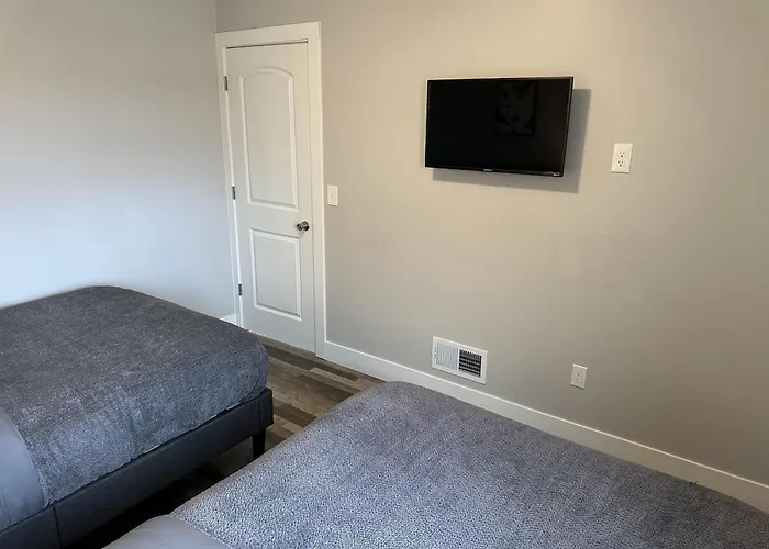 Lovely 2br Near Downtown Area Apartment *