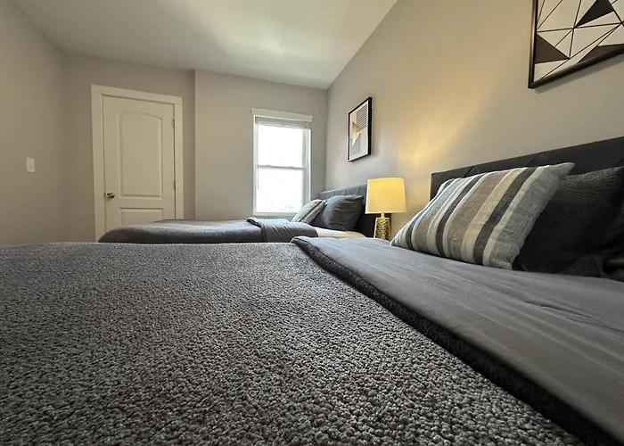 Lovely 2br Near Downtown Area