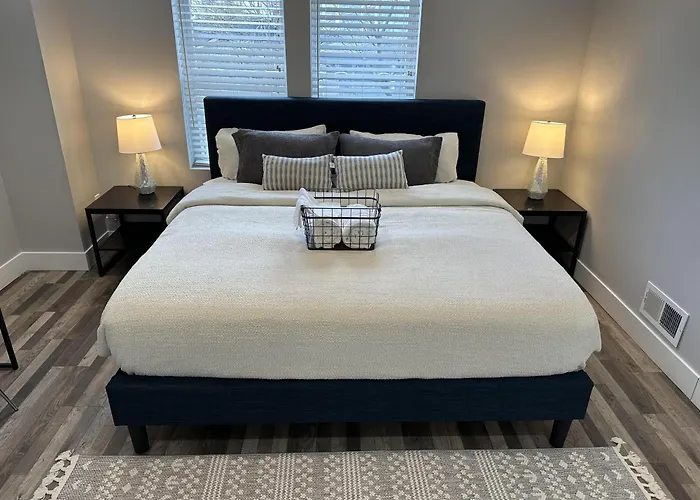 Lovely 2br Near Downtown Area Apartment